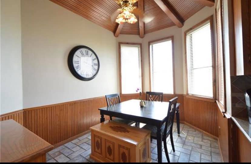 McGraw &nbsp;&middot;&nbsp; Breakfast Nook - Before