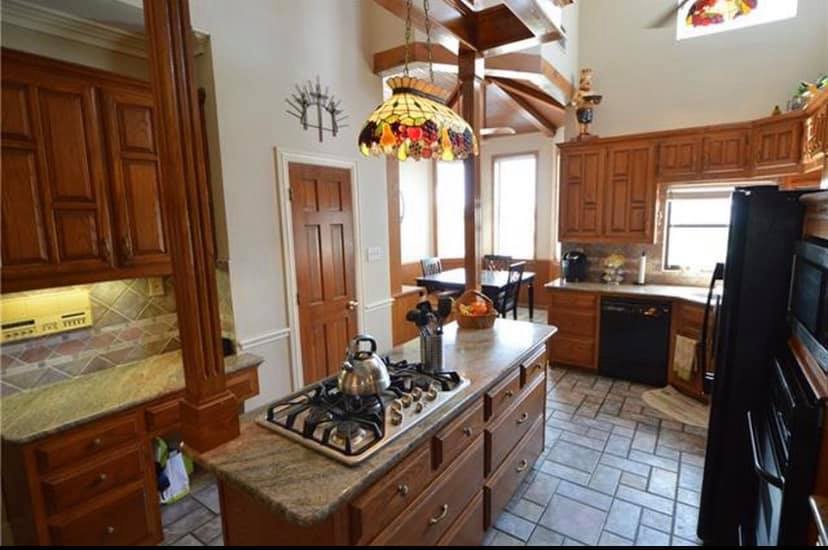 Livingston &nbsp;&middot;&nbsp; Kitchen - Before